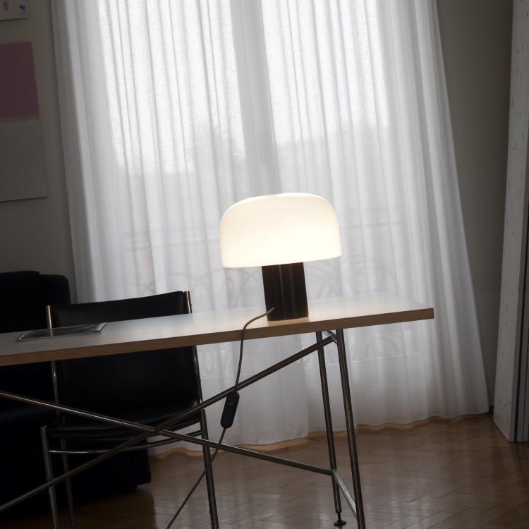 Lampa stołowa Triplex z aluminium i szkła Ø33cm BELLHOP GLASS T czekoladowy